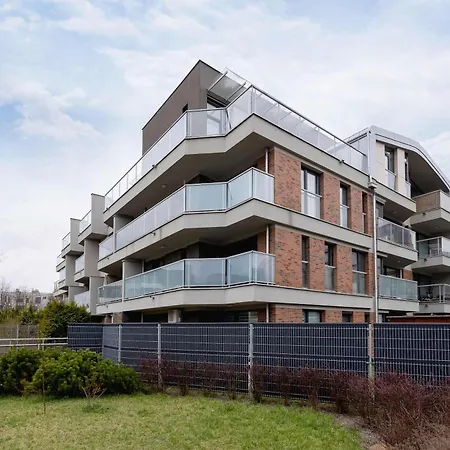 Modern With Air Conditioning And Parking In Cracow By Renters