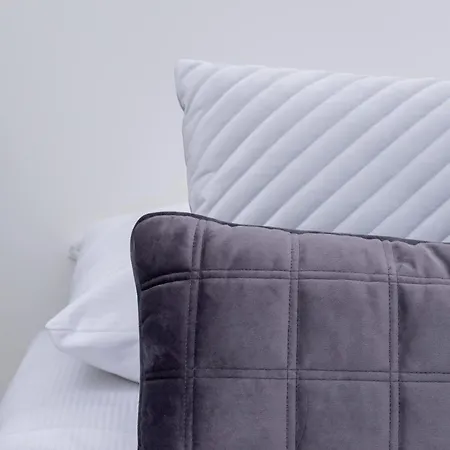 Modern With Air Conditioning And Parking In Cracow By Renters Appartement