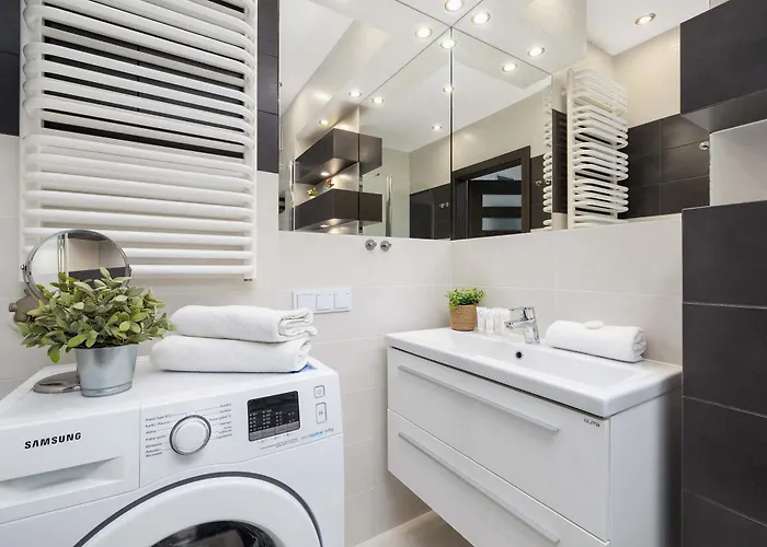 Modern With Air Conditioning And Parking In Cracow By Renters شقة كراكوفيا