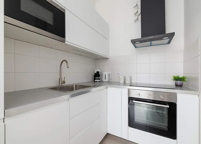 Modern With Air Conditioning And Parking In Cracow By Renters شقة كراكوفيا