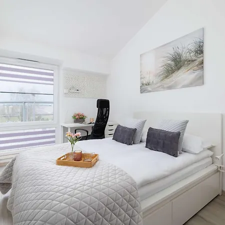 Modern With Air Conditioning And Parking In Cracow By Renters Appartement