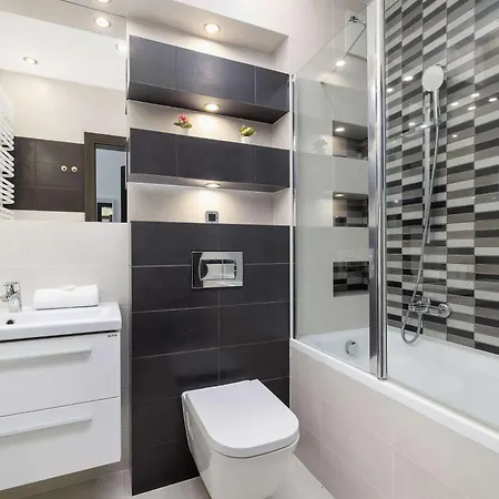 Apartment Modern With Air Conditioning And Parking In Cracow By Renters