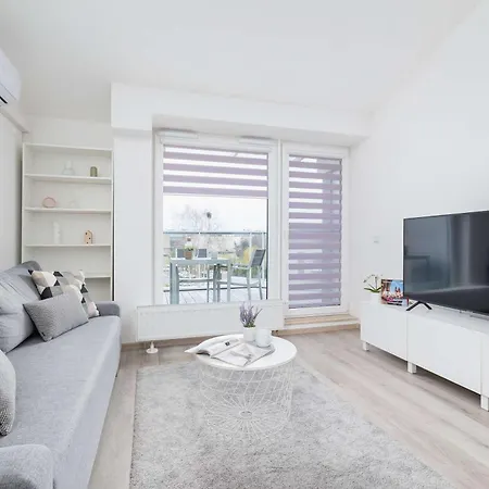 Apartment Modern With Air Conditioning And Parking In Cracow By Renters