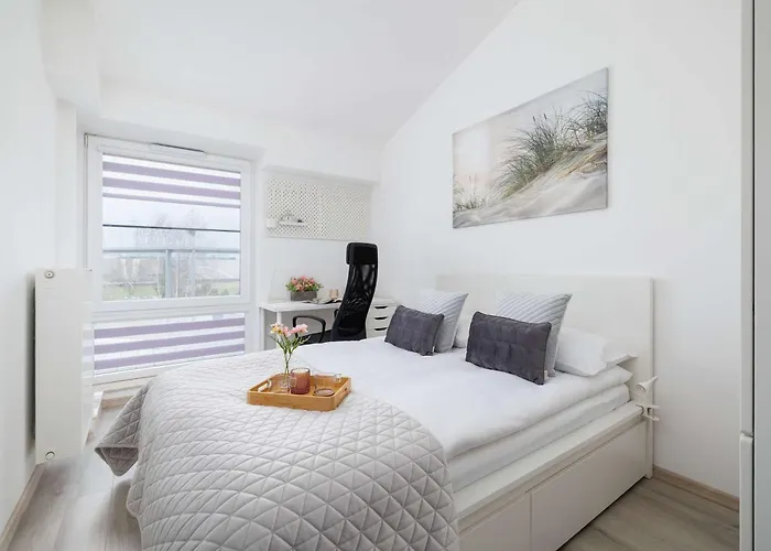 Modern With Air Conditioning And Parking In Cracow By Renters Apartamento